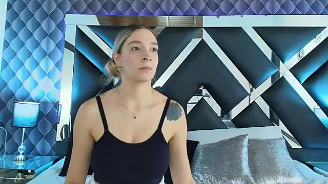 Snapshot of victoriaa_lee_ chatting on 01-21-25, 11:13 victoriaa lee online show from 01-21-25, 11:13