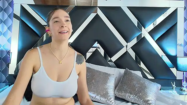 Snapshot of victoriaa_lee_ chatting on 01-29-25, 07:00 victoriaa lee online show from 01-29-25, 07:00