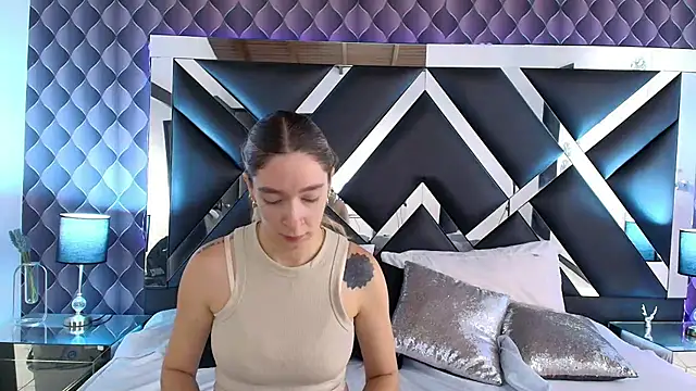 Snapshot of victoriaa_lee_ chatting on 02-10-25, 07:17 victoriaa lee online show from 02-10-25, 07:17