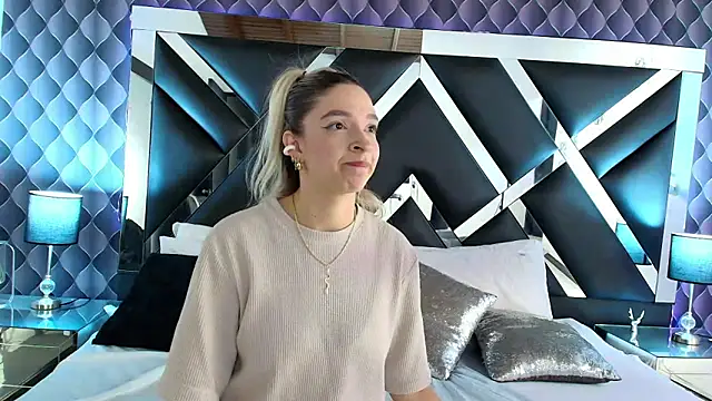 Snapshot of victoriaa_lee_ chatting on 02-20-25, 06:57 victoriaa lee online show from 02-20-25, 06:57