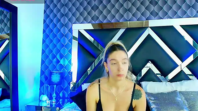 Snapshot of victoriaa_lee_ chatting on 03-11-25, 12:54 victoriaa lee online show from 03-11-25, 12:54