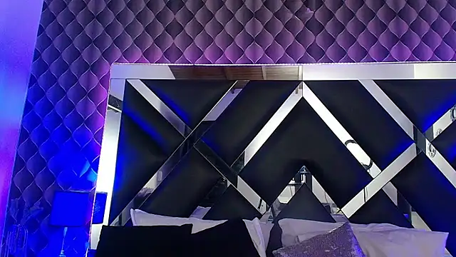 victoriaa lee  online show from 11-08-25, 08:40