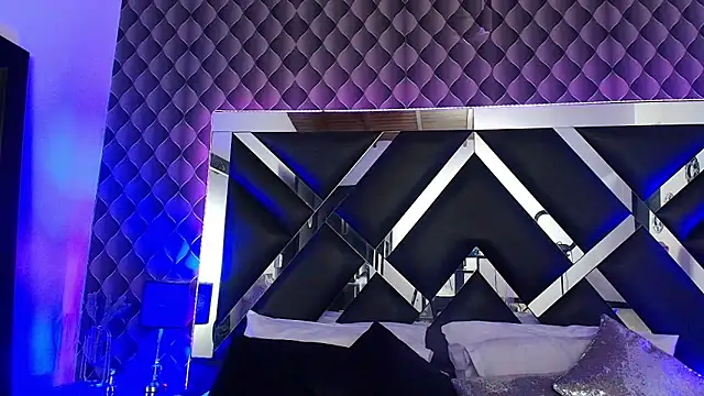 victoriaa lee  online show from 11-24-25, 07:13