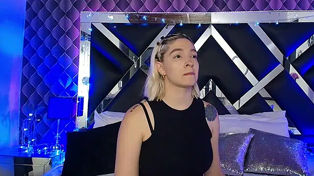 victoriaa lee  online show from 03-09-26, 06:56