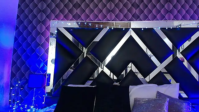 victoriaa lee  online show from 03-22-26, 06:44