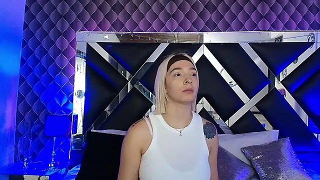 victoriaa lee  online show from 03-26-26, 07:08