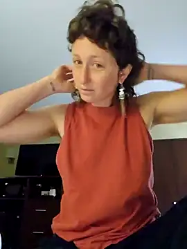 Snapshot of mossy_kiss chatting on 12-28-24, 04:30 mossy kiss online show from 12-28-24, 04:30