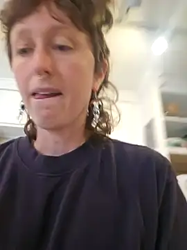 Snapshot of mossy_kiss chatting on 01-28-25, 06:49 mossy kiss online show from 01-28-25, 06:49