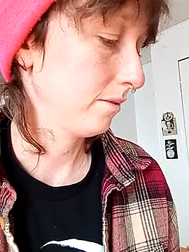 Snapshot of mossy_kiss chatting on 02-13-25, 03:46 mossy kiss online show from 02-13-25, 03:46