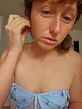 Snapshot of mossy_kiss chatting on 02-16-25, 03:38 mossy kiss online show from 02-16-25, 03:38