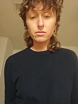 Snapshot of mossy_kiss chatting on 02-21-25, 06:59 mossy kiss online show from 02-21-25, 06:59