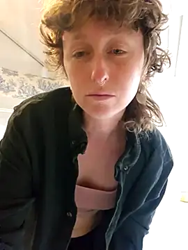 Snapshot of mossy_kiss chatting on 03-09-25, 03:38 mossy kiss online show from 03-09-25, 03:38