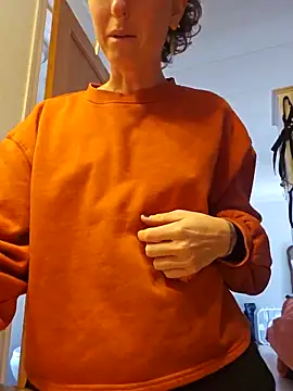 Snapshot of mossy_kiss chatting on 03-17-25, 05:49 mossy kiss online show from 03-17-25, 05:49