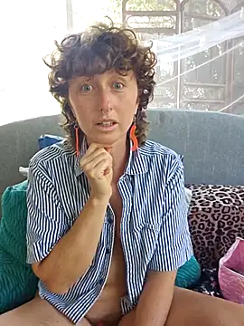 Snapshot of mossy_kiss chatting on 09-18-25, 06:43 mossy kiss online show from 09-18-25, 06:43