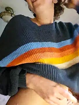 Snapshot of mossy_kiss chatting on 09-29-25, 03:28 mossy kiss online show from 09-29-25, 03:28