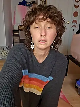 Snapshot of mossy_kiss chatting on 12-17-25, 08:04 mossy kiss online show from 12-17-25, 08:04