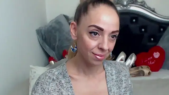 AylyneRichards online show from 09-16-25, 05:41