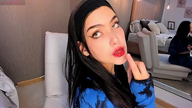 Alexa Thaylor  online show from 03-19-25, 05:39