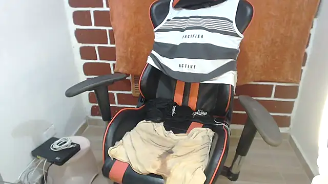 Snapshot of Valentina_lara01 chatting on 12-03-24, 08:49 Valentina lara01 online show from 12-03-24, 08:49