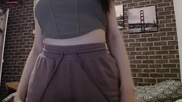 Snapshot of _Hot_Lady_ chatting on 12-26-24, 06:33 Hot Lady online show from 12-26-24, 06:33