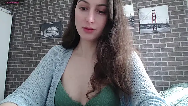 Snapshot of _Hot_Lady_ chatting on 12-28-24, 02:53 Hot Lady online show from 12-28-24, 02:53