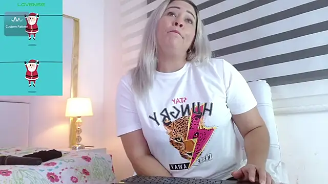 Snapshot of WANDAFOXX1 chatting on 01-08-25, 01:00 WANDAFOXX1 online show from 01-08-25, 01:00