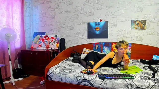 KagamiTayga online show from 09-17-25, 08:38