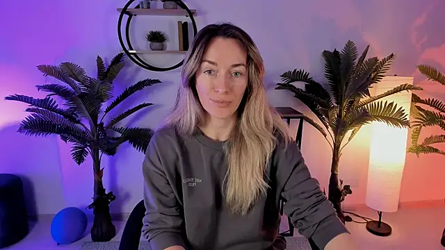 RebeccaMartinez online show from 01-04-25, 07:24