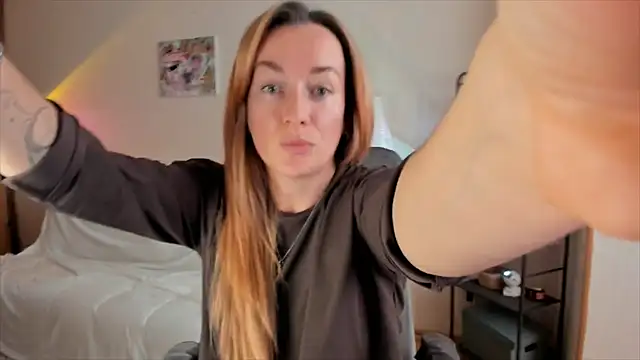 RebeccaMartinez online show from 10-31-25, 08:04