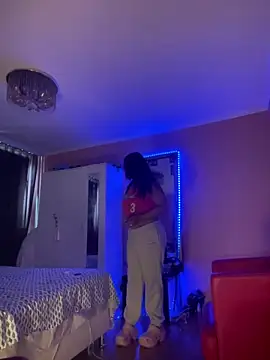 sophiahot thick online show from 09-17-25, 11:01