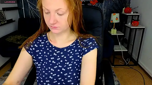 JeannieFox  online show from 10-18-25, 06:16