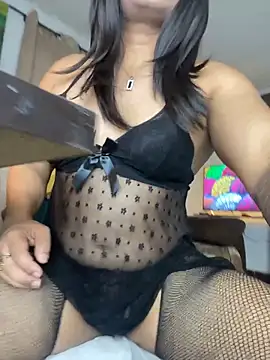 Snapshot of mommycum69_ chatting on 05-03-26, 04:29 mommycum69 online show from 05-03-26, 04:29