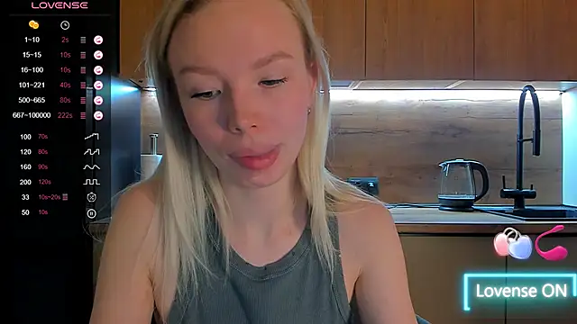 Olivia Bells online show from 04-15-26, 09:37