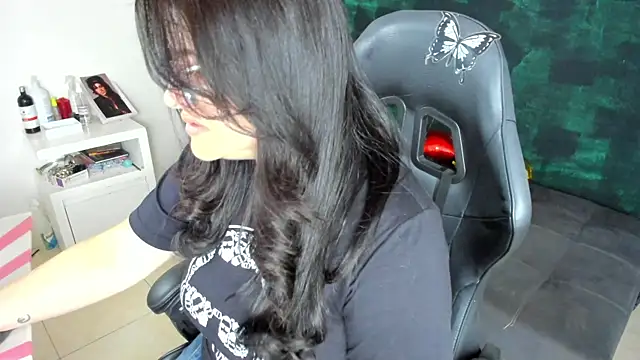 BellaFlaming online show from 01-14-25, 11:20