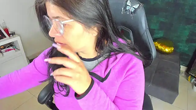 BellaFlaming online show from 01-22-25, 10:50