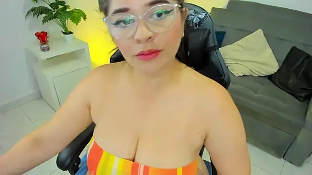 BellaFlaming online show from 02-13-25, 02:31