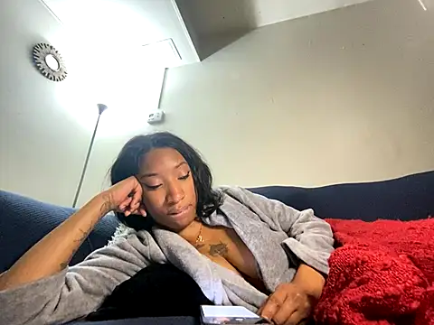 Iceblanca online show from 11-25-25, 08:25