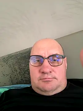 Snapshot of vanjbi45 chatting on 09-18-25, 06:59 vanjbi45 online show from 09-18-25, 06:59