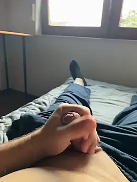 Snapshot of vanjbi45 chatting on 10-21-25, 07:53 vanjbi45 online show from 10-21-25, 07:53