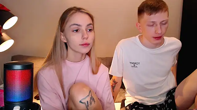 juliaanddima online show from 10-20-25, 11:16