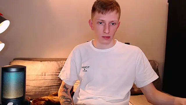 juliaanddima online show from 10-28-25, 10:34