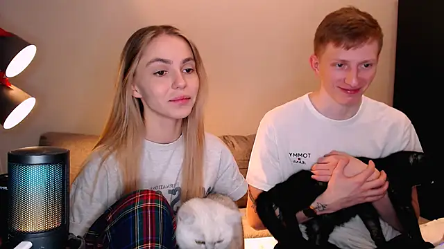 juliaanddima online show from 11-18-25, 10:14