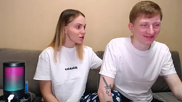 juliaanddima online show from 04-14-26, 10:27