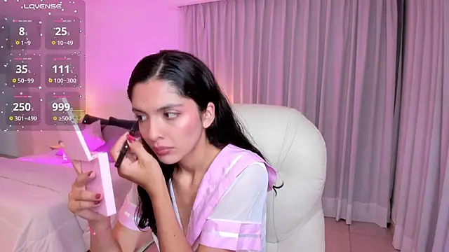 Snapshot of miiaa_evans chatting on 01-07-25, 03:35 miiaa evans online show from 01-07-25, 03:35