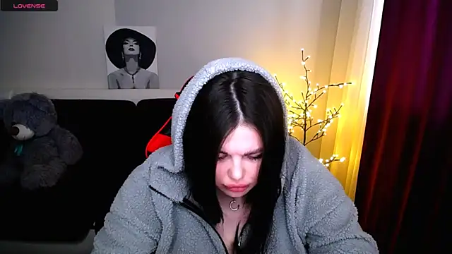 Emily Mo online show from 02-26-25, 11:09