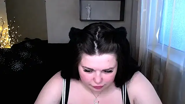 Emily Mo online show from 03-19-25, 09:28