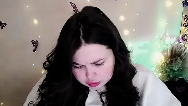 Emily Mo online show from 02-03-26, 07:46