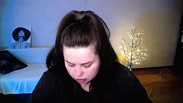 Emily Mo online show from 06-03-26, 06:05