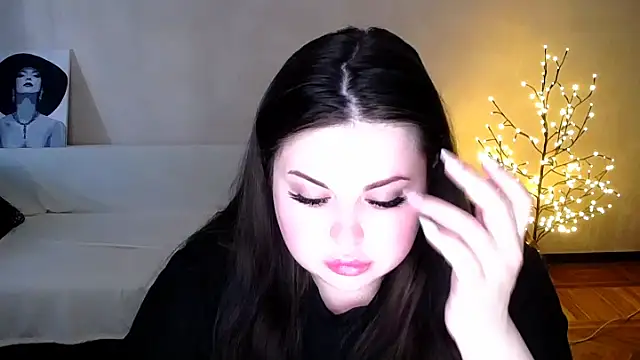 Snapshot of Emily_Mo chatting on 06-12-26, 05:50 Emily Mo online show from 06-12-26, 05:50