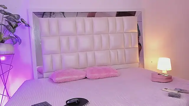 Anais aradia online show from 01-09-25, 04:41